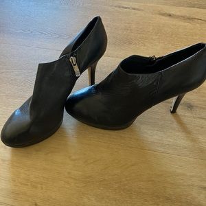 Vince Camuto Women's Elvin Bootie Ankle Boot